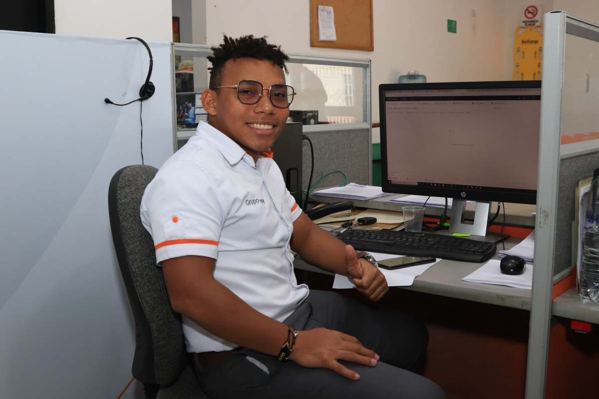 Trabajador de servicio a cliente Agua de Malambo