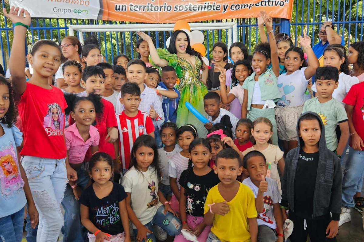 Grupo de niños en actividad organizada por Aguas de Malambo