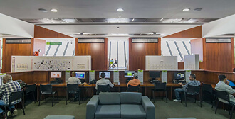 Fotografía del interior de la Biblioteca EPM