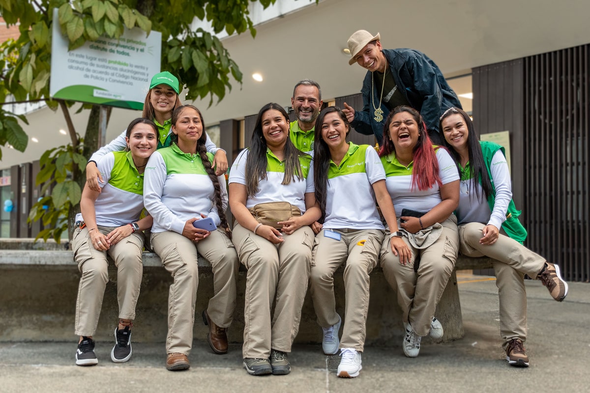 Trabajadoras de EPM en una UVA