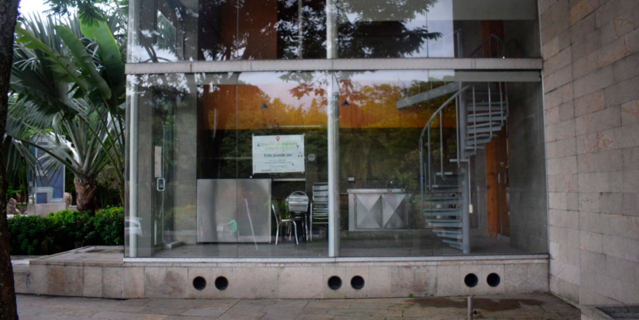 Biblioteca 105