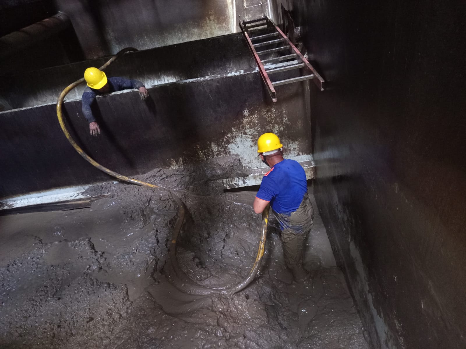 Lavado de sedimentadores,, garantiza calidad del agua