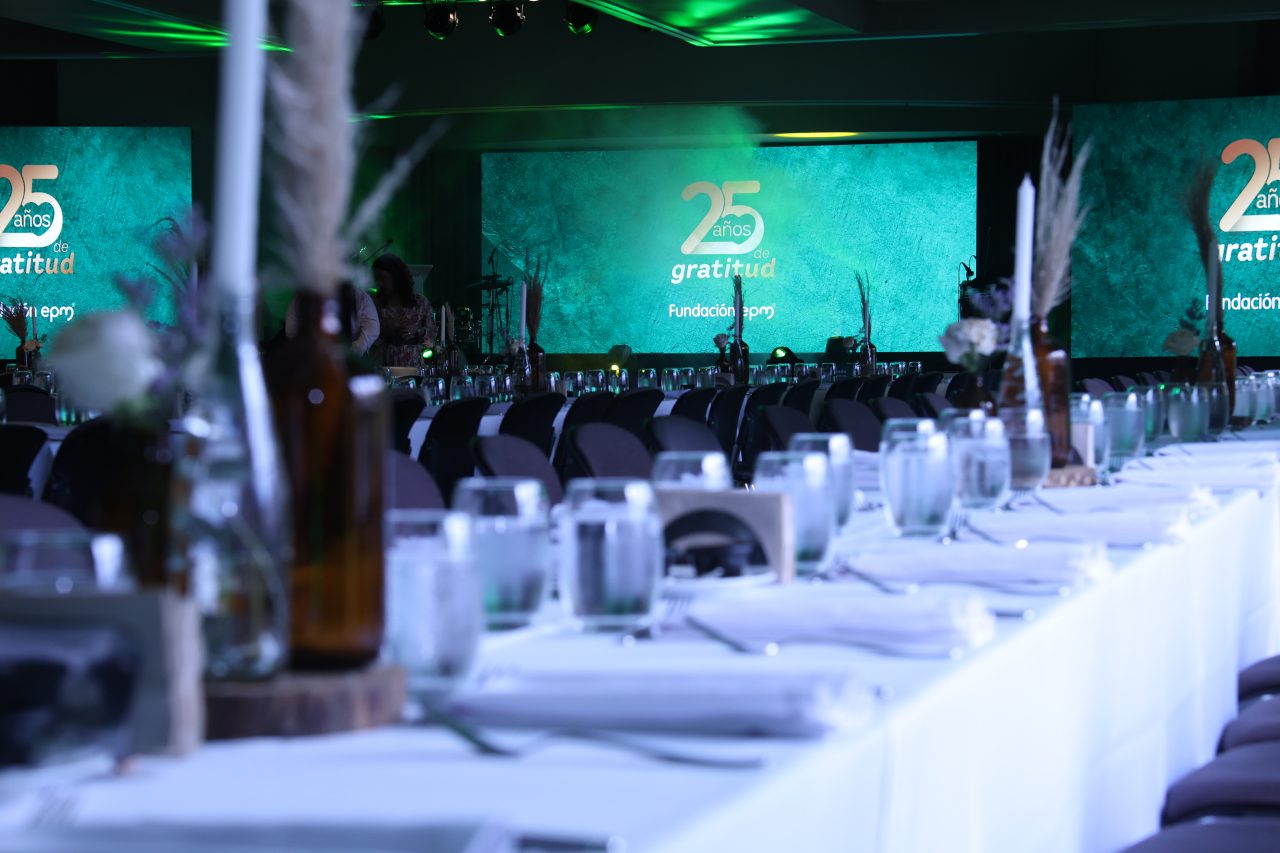 Medalla al Mérito Cívico y Empresarial 